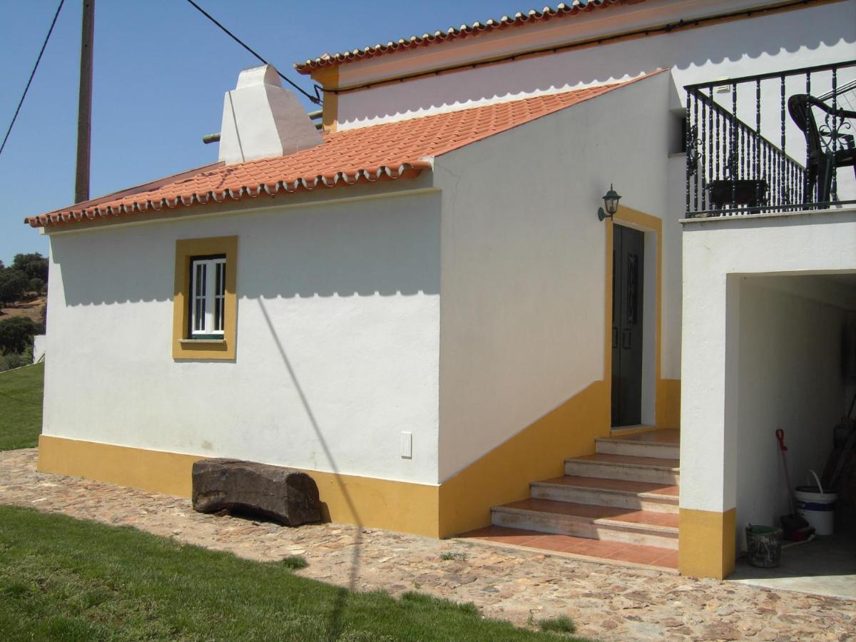 House With Authentic Tiling And Antique Furniture Villa Монтемор-о-Ново Екстериор снимка